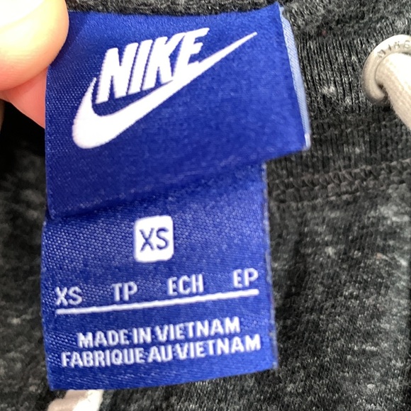 Nike Dark Grey Cropped Skinny Capri Sweatpants - Picture 7 of 7